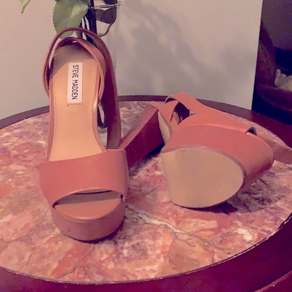 Women’s Shoes - Picture 6 of 10